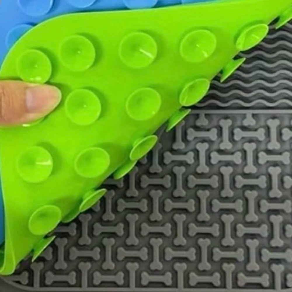 💞 New Green Silicone Pet Slow Feeder & Enrichment Lick Mat with Suction Cups
